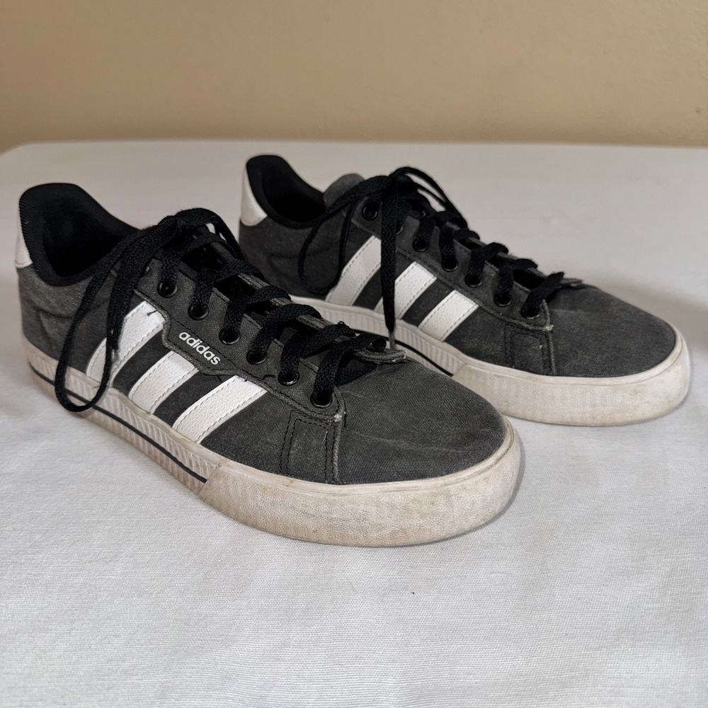 Adidas Daily 3.0 Mens Skateboarding Shoes Grey White FW7033 Size 7.5